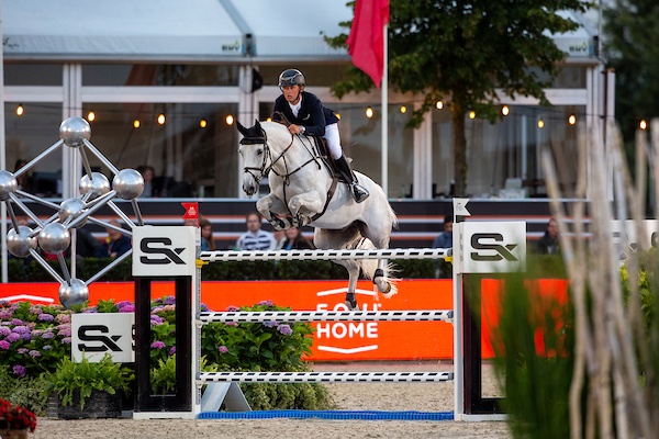 water optioneel moe Nieuw Grand Prix paard voor Jos Verlooy | Horseman